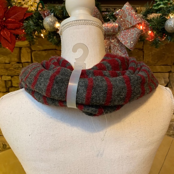 NWOT Red and Gray Striped Infinity Scarf - Picture 5 of 8
